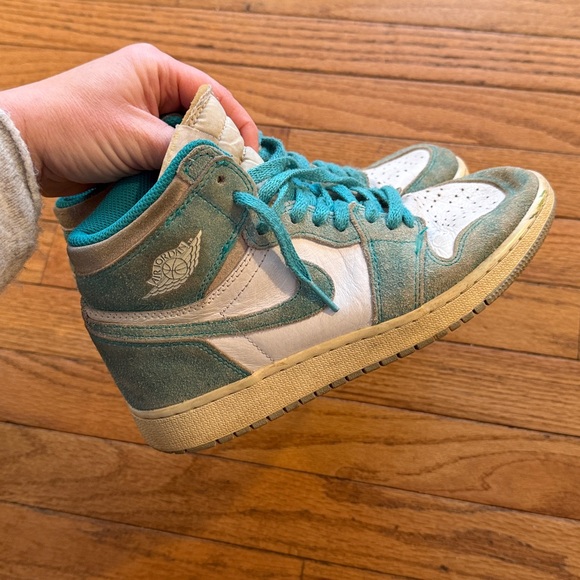 Nike Shoes - Nike Air Jordan 1 Retro High SE Trainers